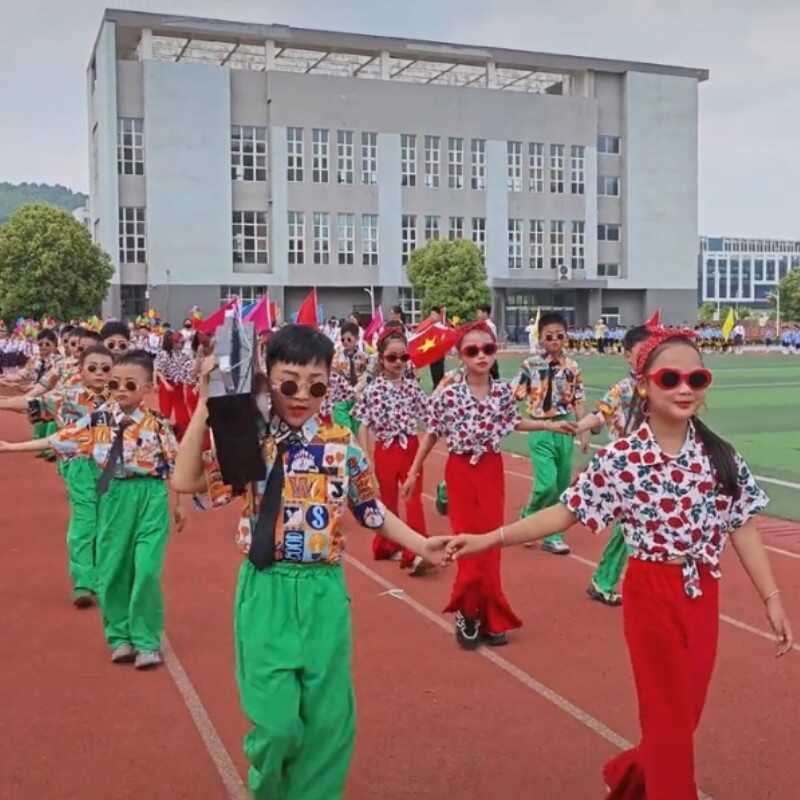 Children's Hong Kong-style retro floral shirt and bell-bottom pants set, 90s nostalgic clothing, performance outfit for elementary school students' sports day