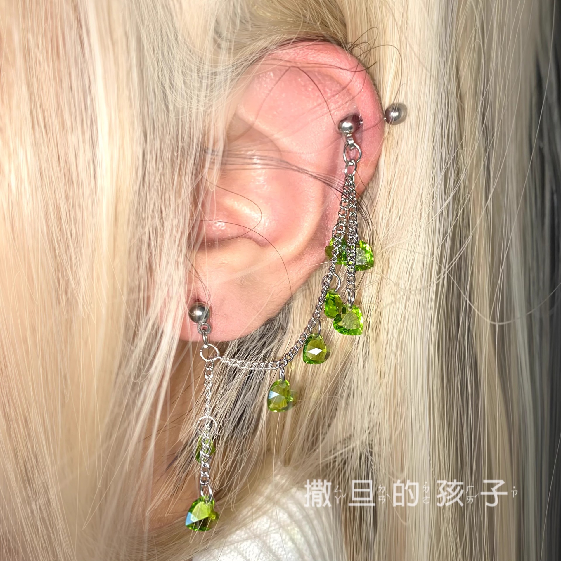 Silver pointed spike labret stud material detail
