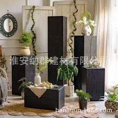 侘び寂び風の炭化正方形木製支柱家具、低椅子、花台、無垢材の台座、置物、サイドテーブル、根彫り