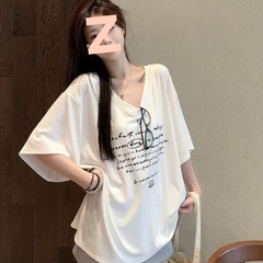 大码微胖短袖T恤女装夏季新款设计感印花V领上衣胖mm宽松显瘦T恤