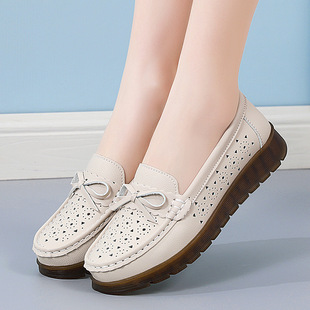 Mom's Shoes Genuine Leather Outer Wear Middle-Aged and Elderly Flats-Soled Hollow Hole Shoes Breathable Non-Slip Soft-Soled Slip-On Shoes for Women