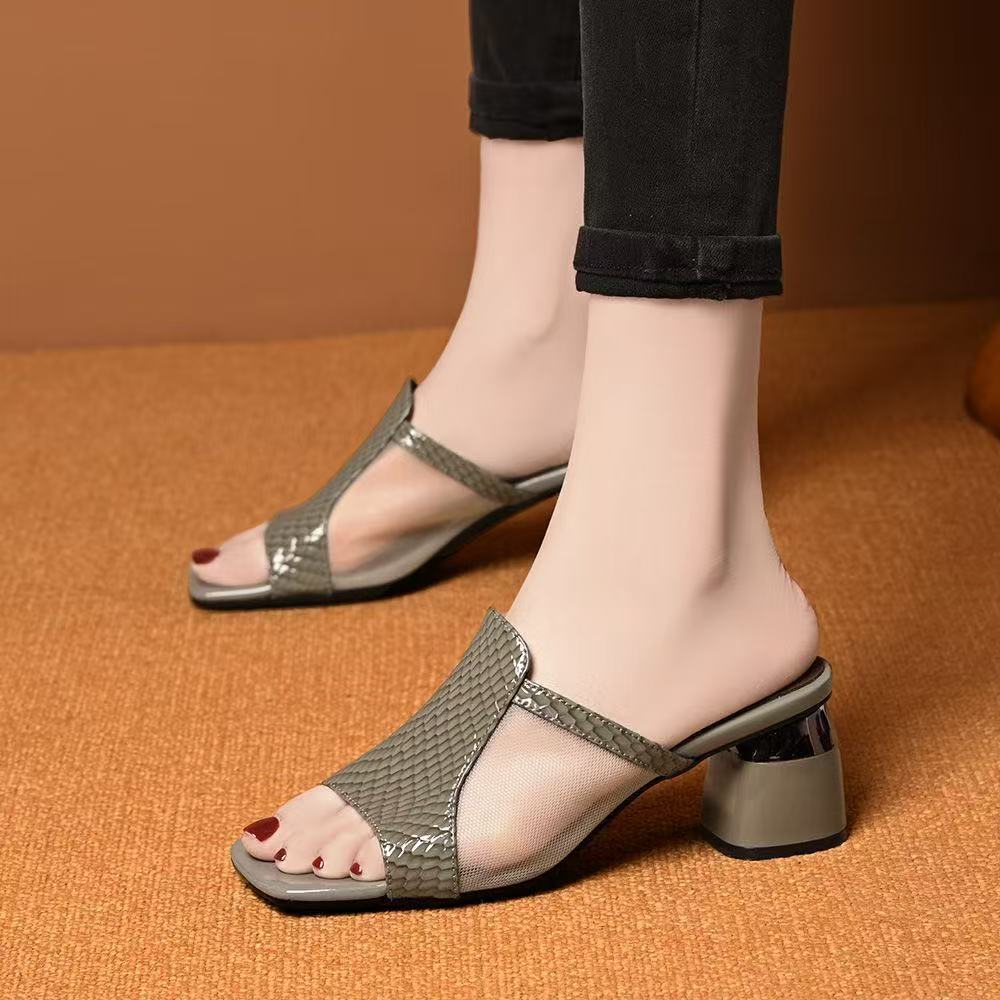 Zapatos de mujer de tamaño grande, tela de malla de moda coreana transpirable, dedos abiertos y versátiles, zapatillas de tacón grueso para mujeres. image 7
