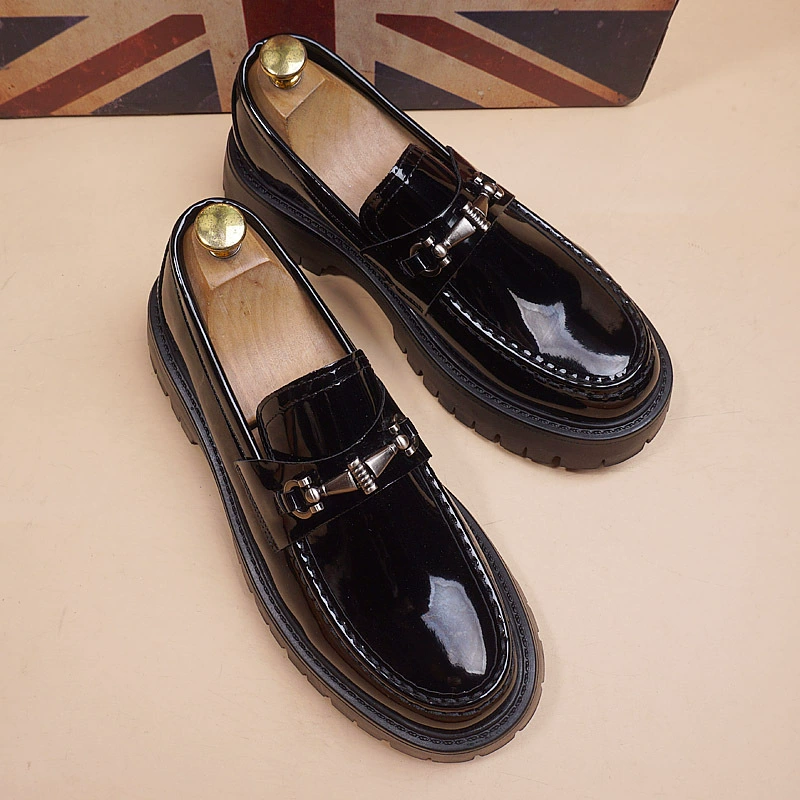 Корейская модная деловая повседневная обувь увеличена внутри ретро блестящие кожаные мужские туфли весной и летом новые мужские туфли на толстой подошве
