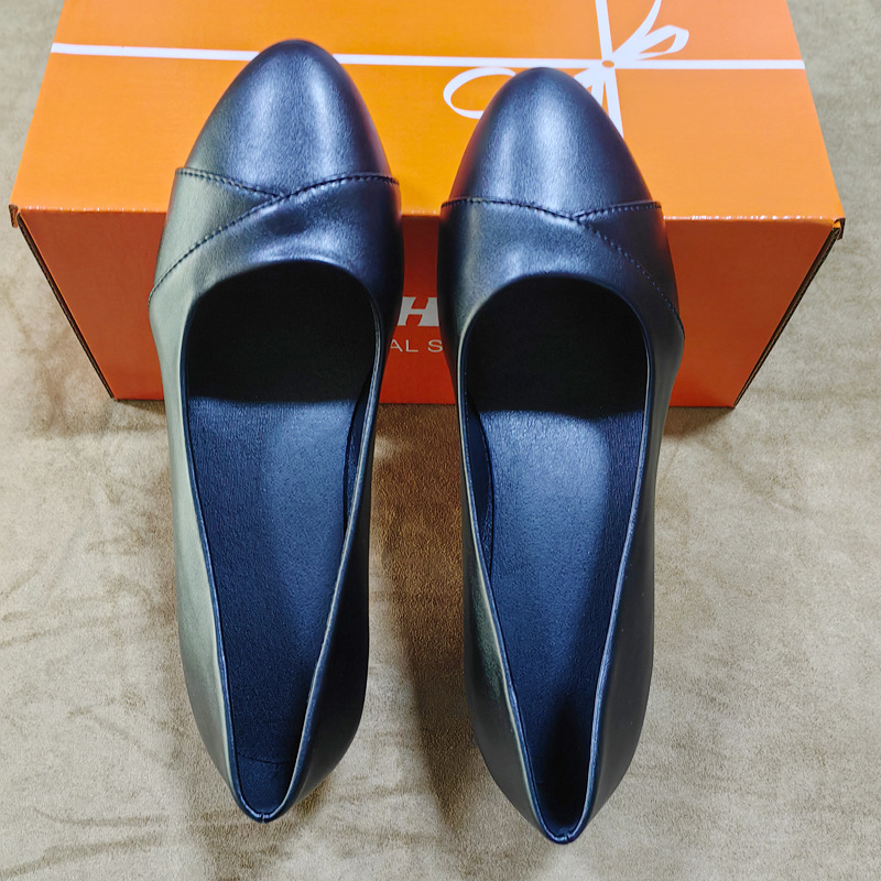 Zapatos de cuero suave, zapatos de cuero suave, zapatos de talón medio, primavera 2026, nuevos zapatos de cuero pequeños, zapatos cómodos antideslizantes para mujeres de mediana edad
