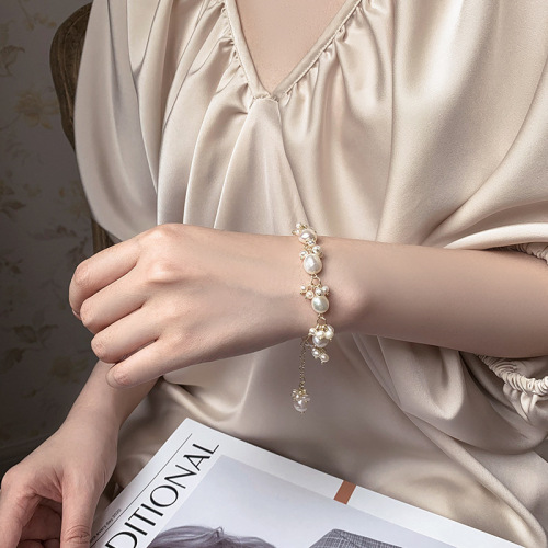 Charming Baroque Freshwater Pearl Necklace for Women with Unique Alien Design, French Style, Influencer Trendy Bracelet, Unique Minimalist Aesthetic