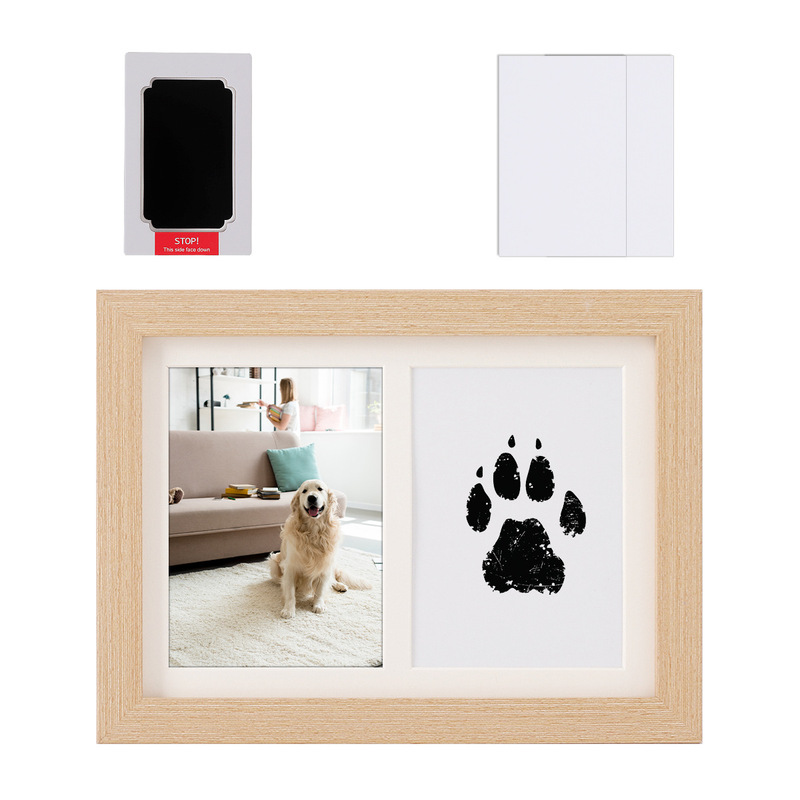 ペットの猫と犬の足跡記念フレーム、赤ちゃんの1歳のDIY手形と足形の吊り下げフォトフレーム、置くことも掛けることもできます。|undefined