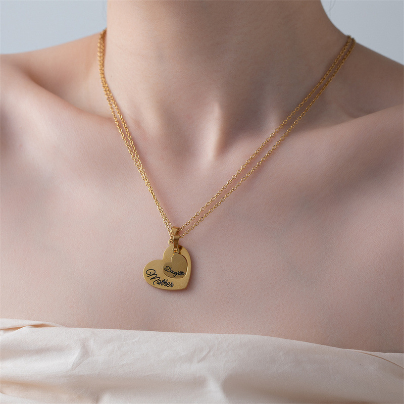 Élégant Dame Forme De Cœur Acier Au Titane Placage Pendentif display picture 5