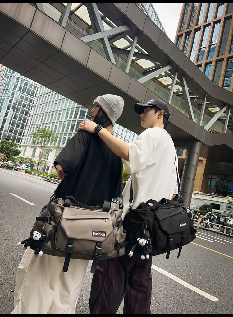 Travel bag with wet/dry separation, large capacity