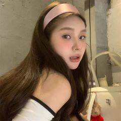韓国系の少女クリームピンクのサテンの広い髪のカチューシャ