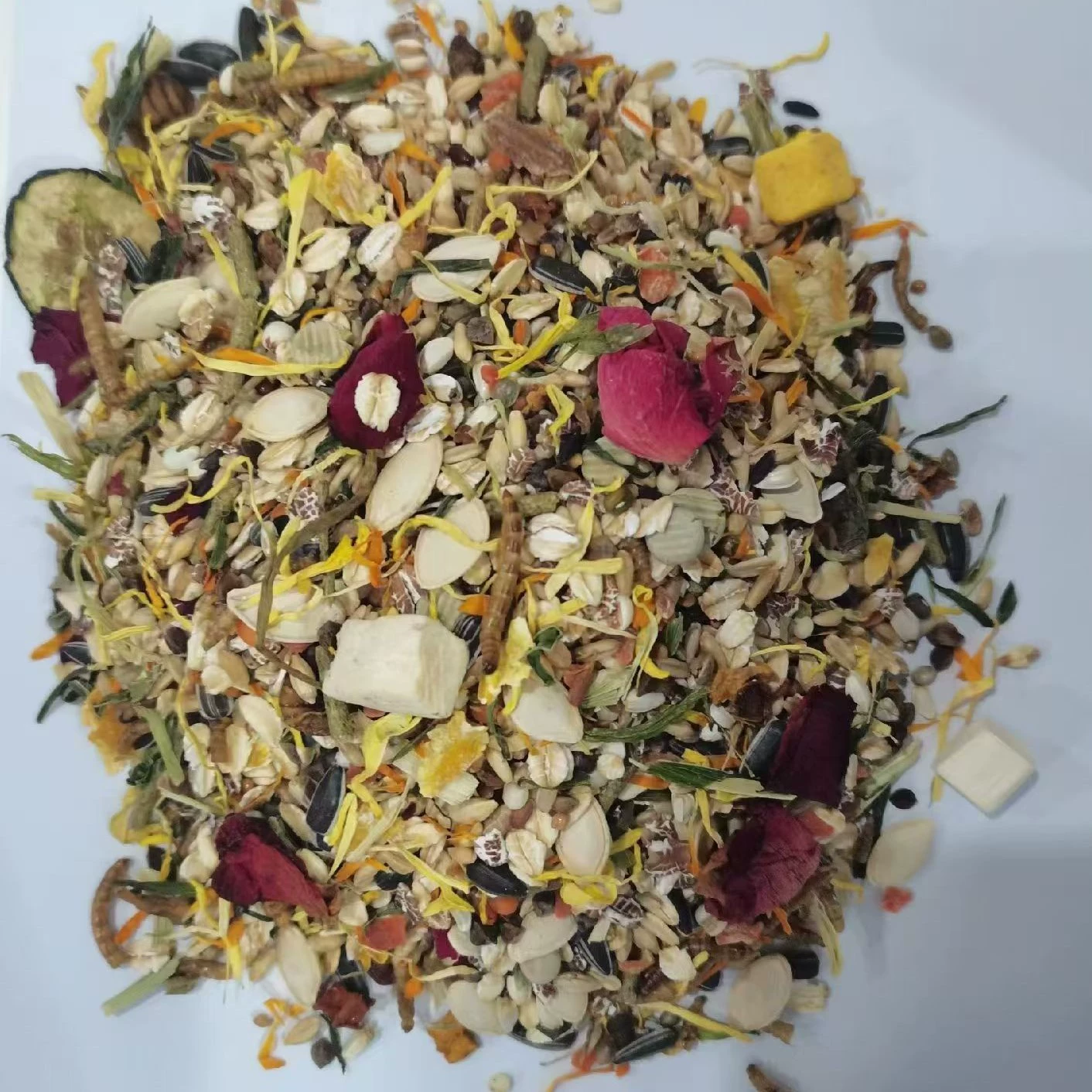 Корм для немецких медведей, корм для гномов, лиофилизированные куриные гранулы, травяной корм для хомяков, семена, натуральные зерна, крупные частицы для набора веса и отложения жира на щеках.