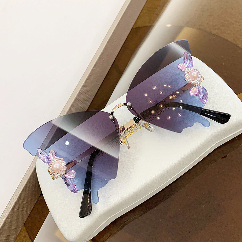 Gafas de sol para mujer de fiesta con forma de mariposa y diamantes incrustados, marco grande, moda y tendencia para street style, nuevo modelo europeo/americano transfronterizo.