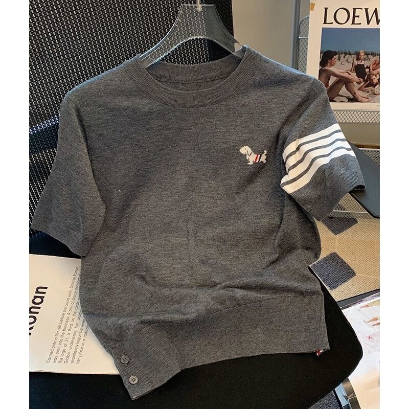 New Gray Dog Print Short-Sleeve Knit Top for Women, Summer 2026, Unique Design, Slimming, Versatile, Stylish Top