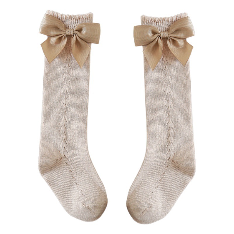 2023 primavera y verano nuevo estilo español movimiento anillo hueco malla arco calcetines algodón peinado niños femeninos princesa Calcetines