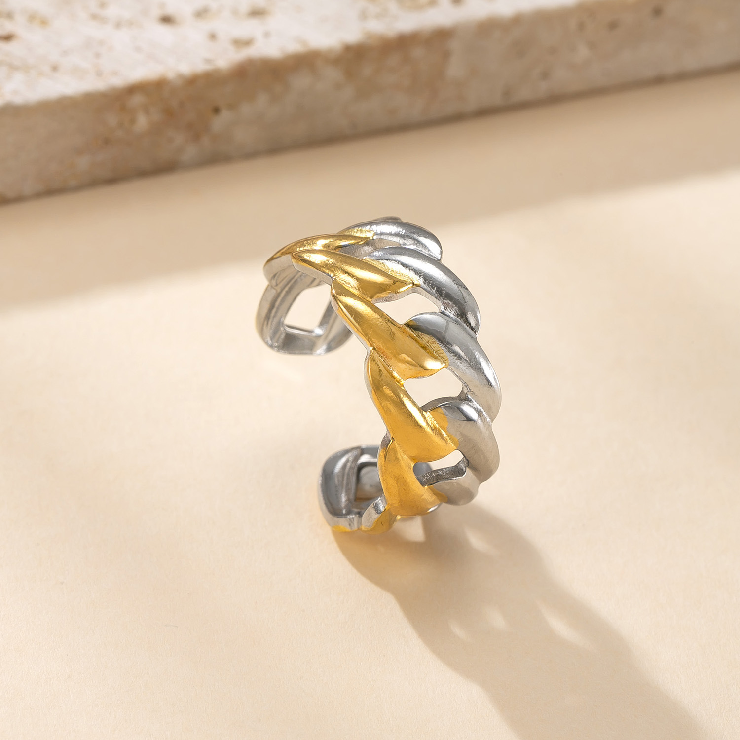 Nuevo estilo transfronterizo joyería de acero de titanio anillo abierto de oro chapado de alta calidad 18k presión de aceite color hojas anillo de acero inoxidable