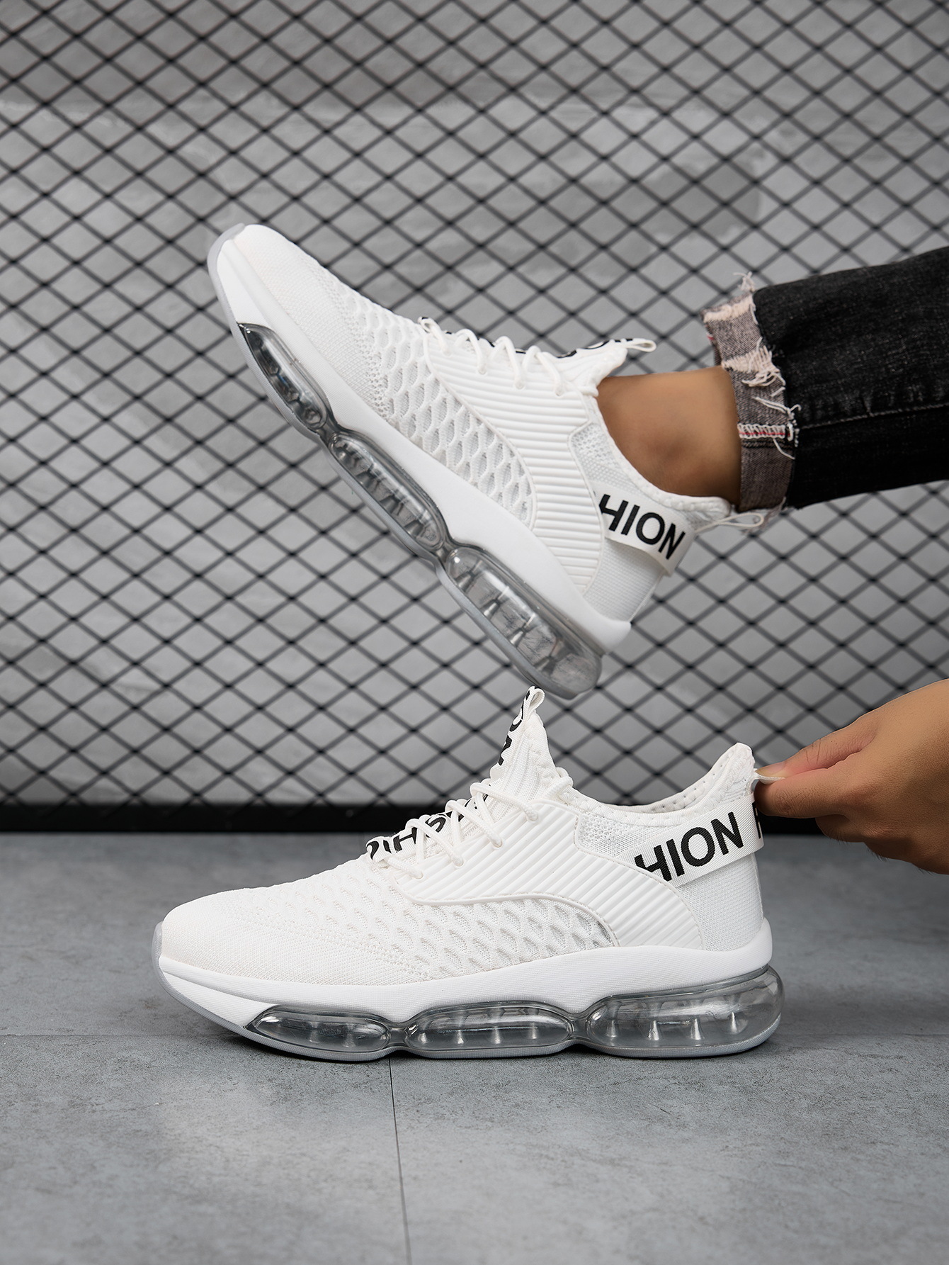 Breathable White Mesh Running Shoes For Men With Air Cushioning_voghion.com