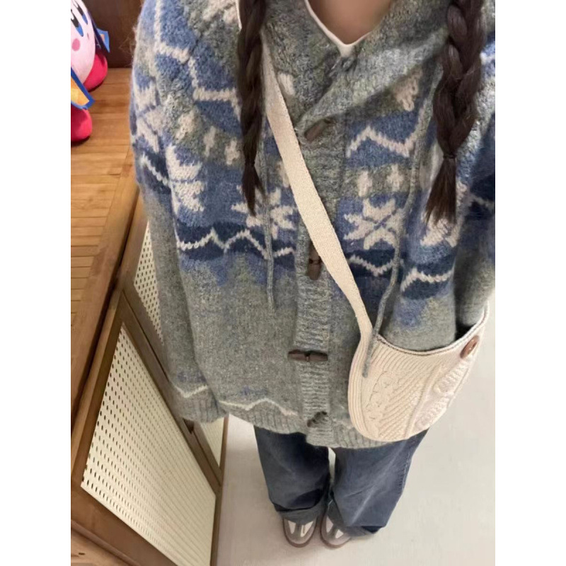 Retro demi-season sweater