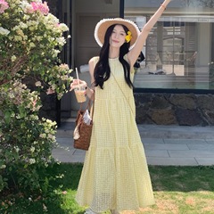 度假风格子黄色背心连衣裙女夏季2025新款宽松显瘦温柔少女长裙子