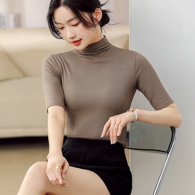 카키색