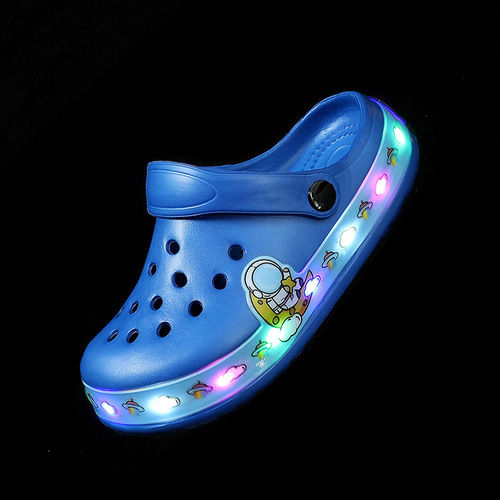 Luminous Astronaut Glowing Holes Breathable LED Shoes Outdoor Sandals with Upturned Toe Beach Shoes for Children Beach Drag Shoes
