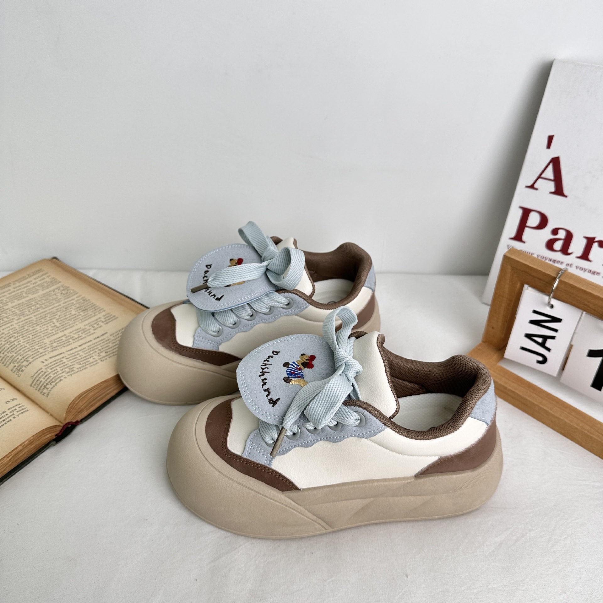Yuanbo 2025 primavera suela gruesa zapatos de tabla de cabeza grande estudiantes zapatos de lona coreanos de todo fósforo estilo de Hong Kong zapatos de mujer de moda image 5