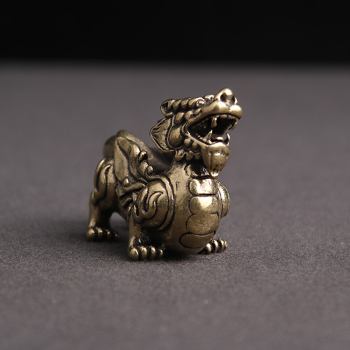 Solid brass vintage old flying Pixiu to attract wealth and treasure keychain pendant creative desktop ornaments crafts