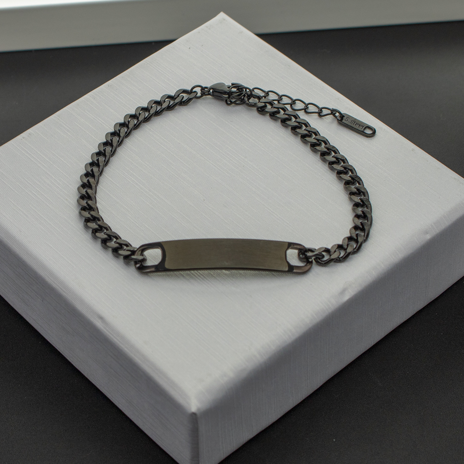 Letter, Customization Laser Engraving Pattern Simple Style Letter Customization Laser Engraving Titanium Steel Plating Valentine'S Day Unisex Bracelets Men Chain Bracelets