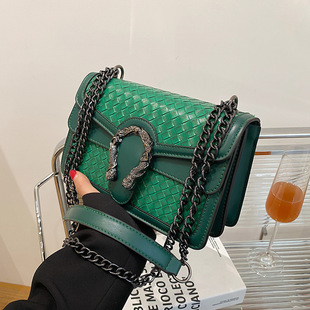 European and American Bag Women's Shoulder Crossbody Bag Women's Bag 2022 Summer New Woven Pattern Diamond Plaid Chain Underarm Small Square Bag