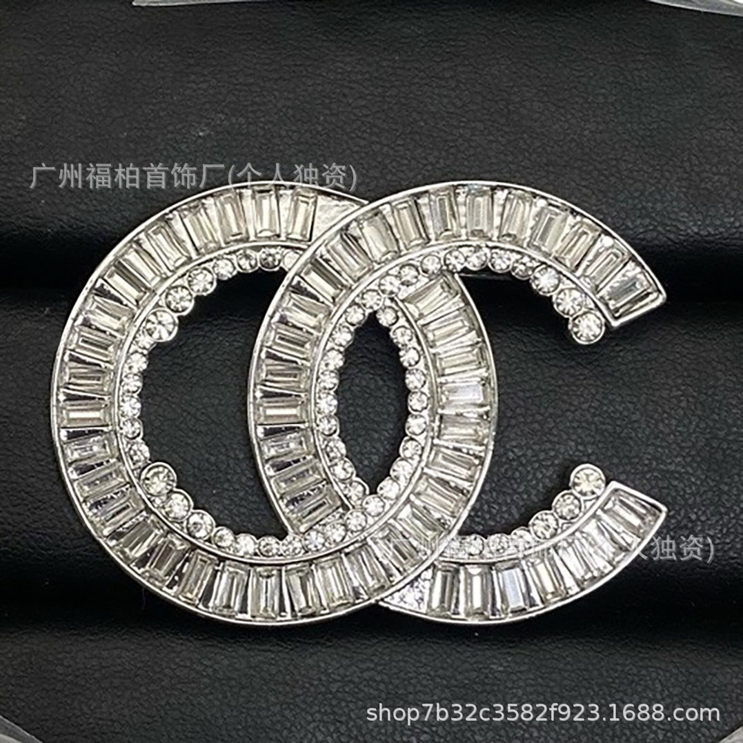 Chanel Double C Fragrance Star Heart Pearl Rhinestone Enamel Brooch Vintage Style High-End Brooch Collection