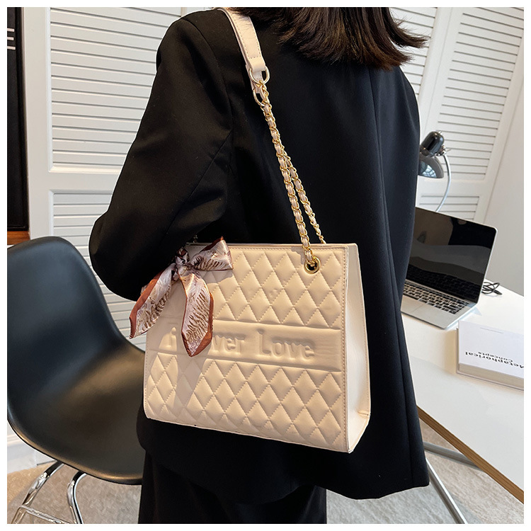 Large-capacity Fashion Bag Women's Spring And Summer New Tote Bag 27*23*11cm display picture 4