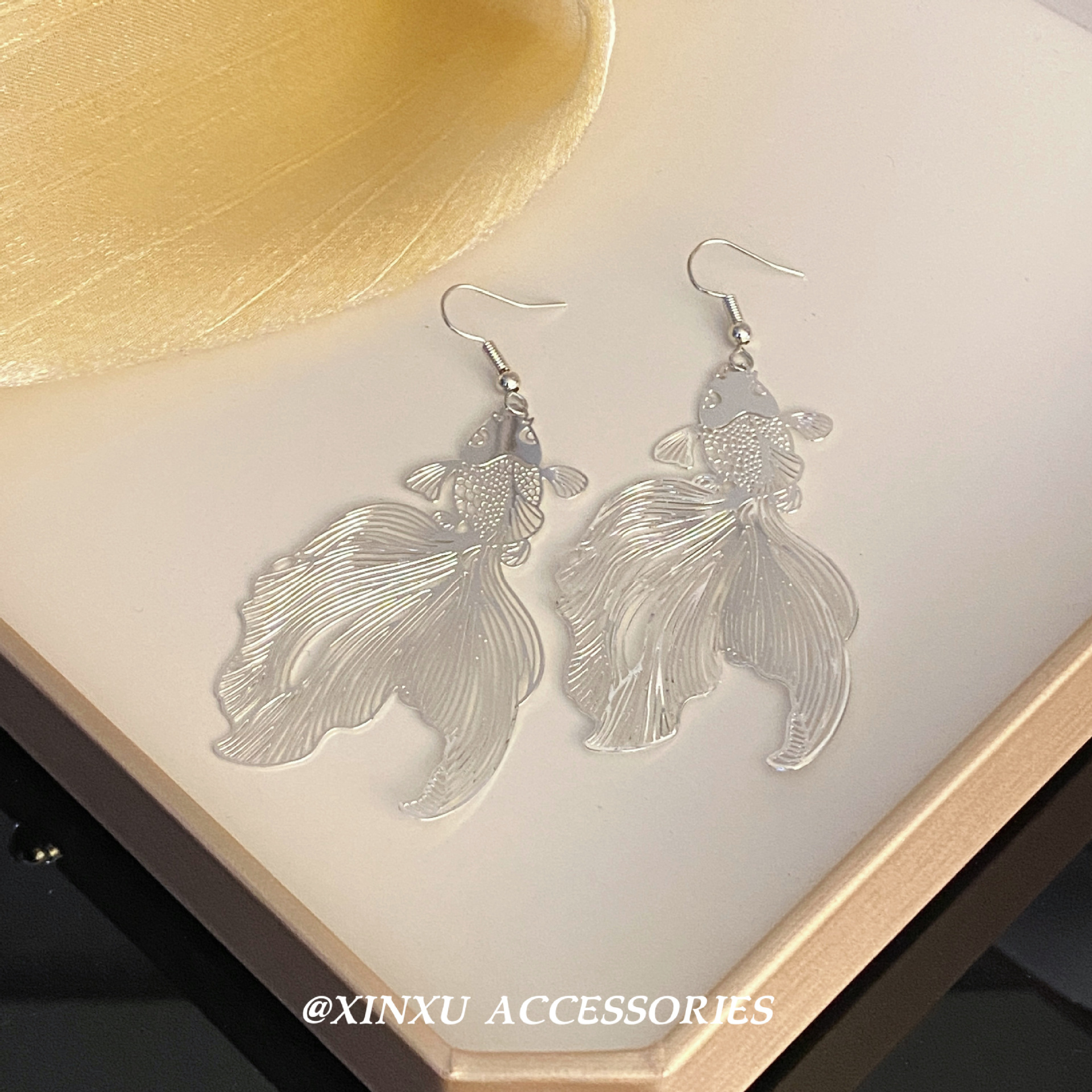 Retro design creative fashionable earrings