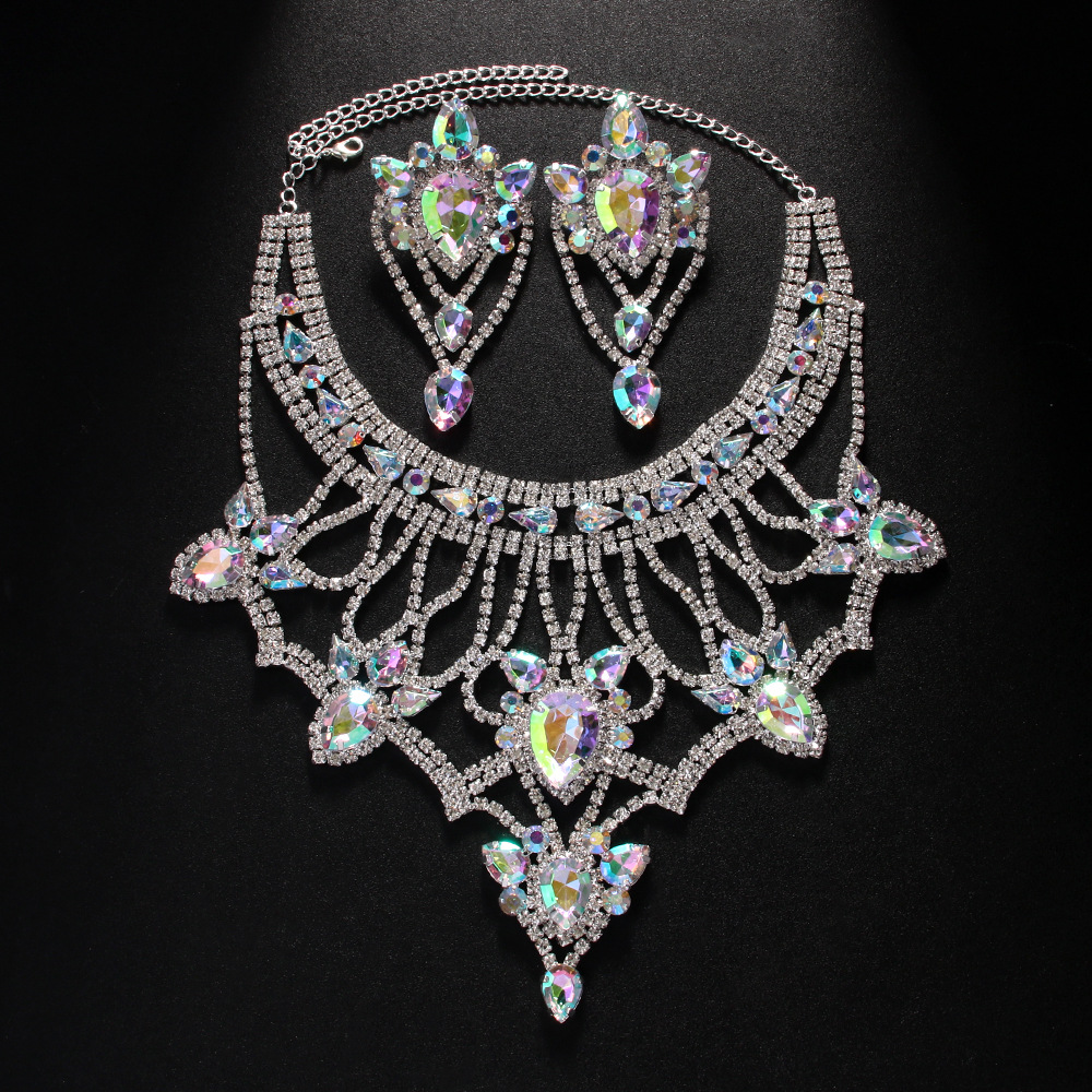 Nuevo caliente rhinestone collar traje europeo y americano personalidad exagerada gota de agua pendientes joyería traje conjunto de joyas