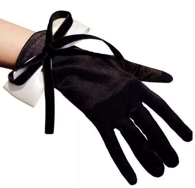 Short Lace Bridal Gloves with Pearls and Bow, Wrist-Length Elegant Wedding Accessory