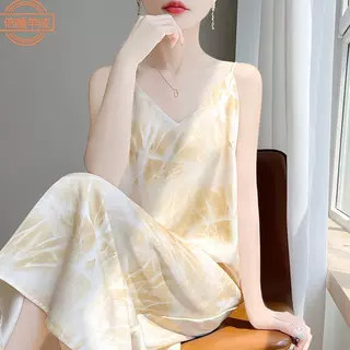 丝滑缎面V领吊带连衣裙女仿真丝醋酸长裙春季新款拼色印花a字裙