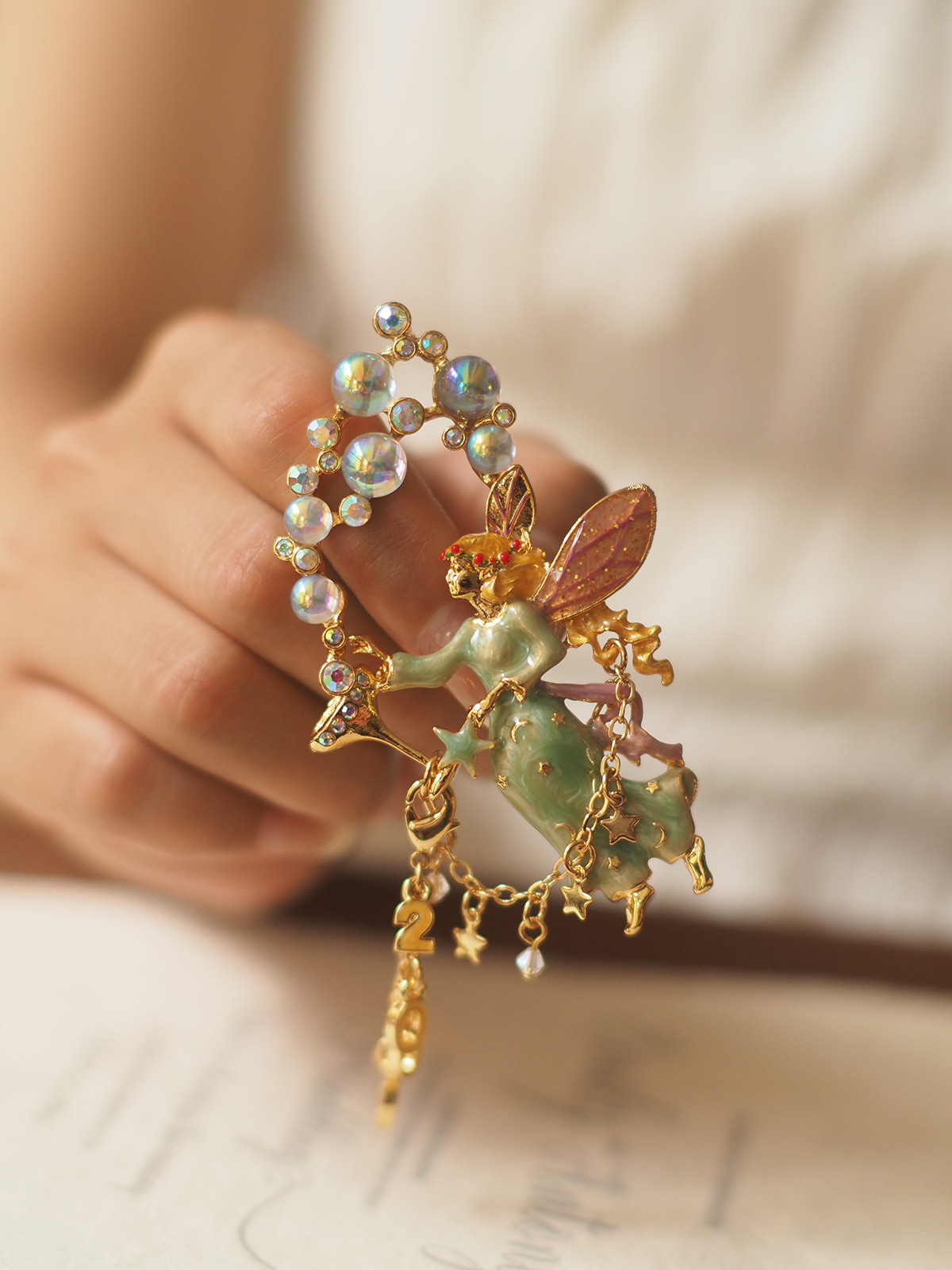 Bubble fairy Angel wine glass enamel craft handmade vintage medieval vintage brooch corsage in stock wholesale