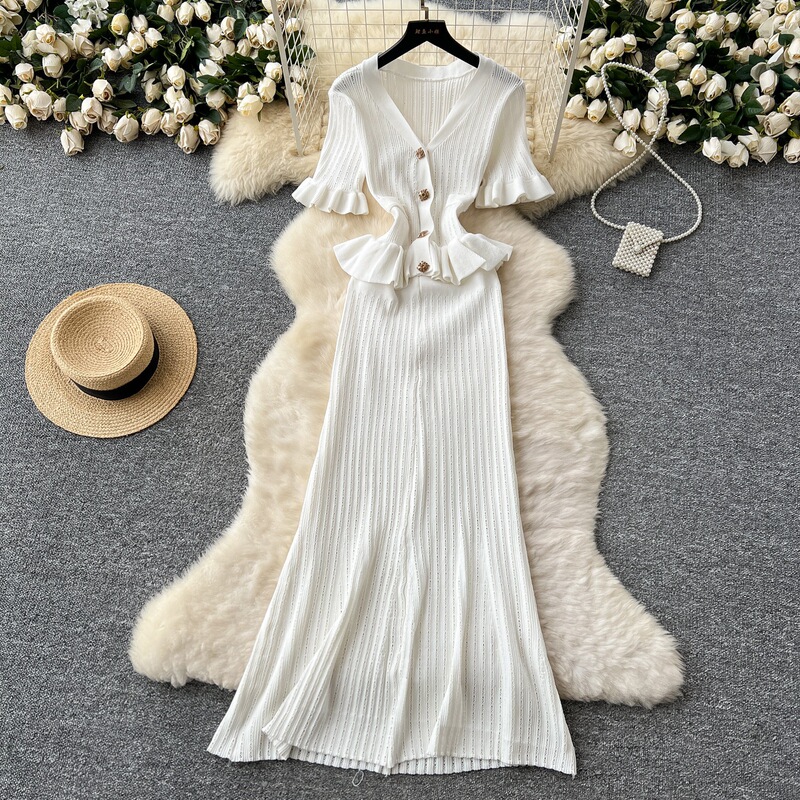 French high-end elegant dress female socialite heavy-duty pearl buckle waist lotus leaf pendulum V-neck short-sleeved knitted dress