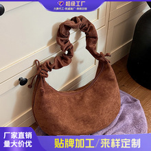 跨境复古麂皮绒包包女2026秋季新款小众通勤单肩包褶皱斜挎饺子包