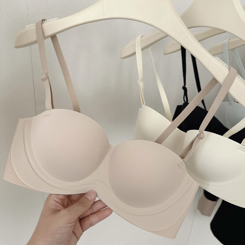 Round-Shaped Bra for Women with Small Busts, Enhancing and Sexy, Seamless Invisible Foundation Color Anti-Slip Strapless Bra