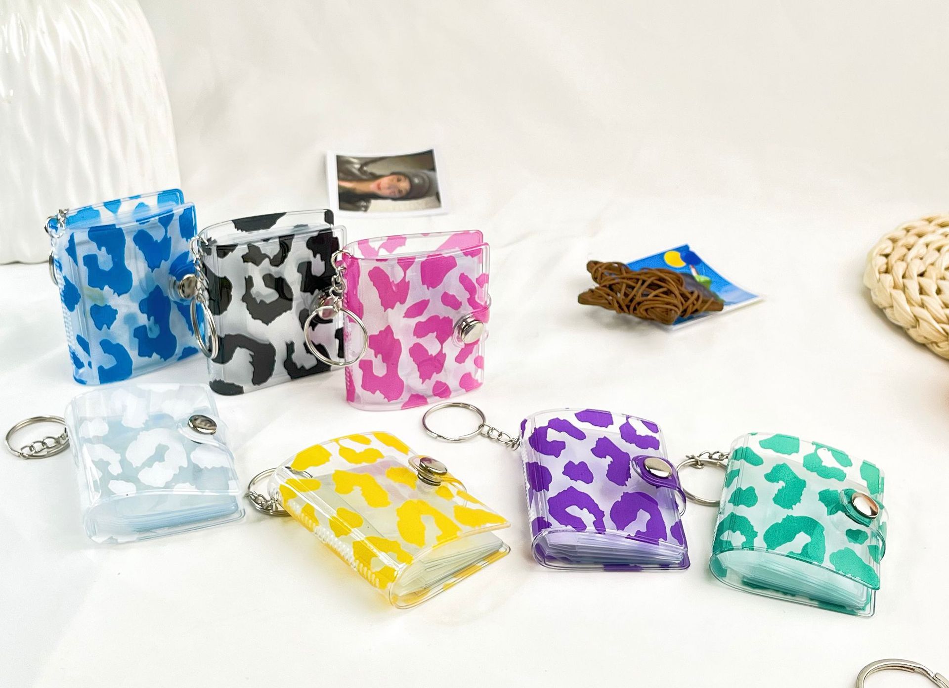 2023 패션 새로운 레오파드 무늬 미니 작은 사진 앨범 키 체인 압정 학생 포켓 삽입형 사진 앨범 인증서