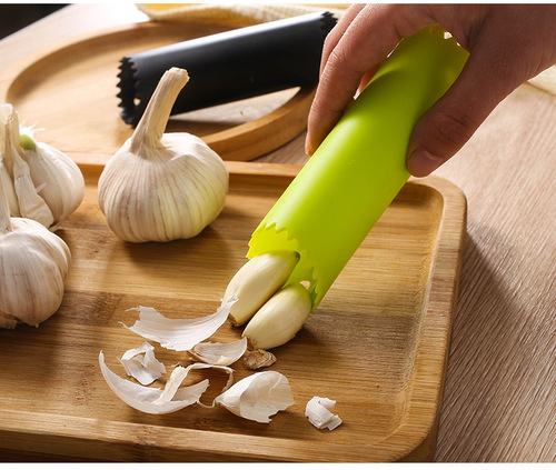 Kitchen Artifacts Silicone Garlic Peeler Manual Garlic Peeler Kitchen Simple Creative Gadgets