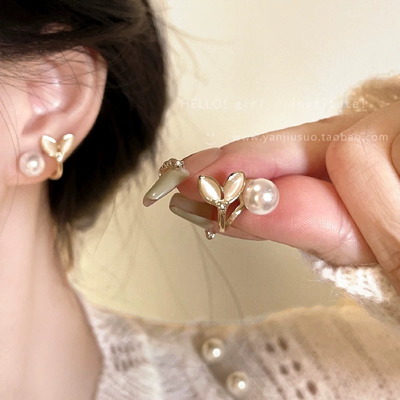 42 # Fish tail pearl rhinestone stud earrings