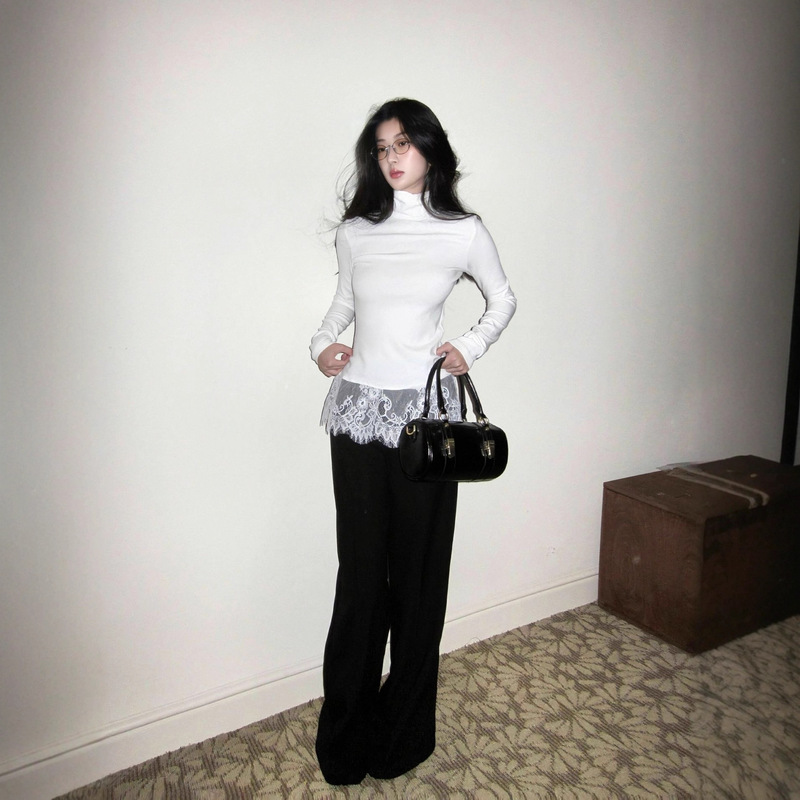 Korean White Lace Long-Sleeved T-Shirt for Women, Autumn and Winter Design, Slim Fit, Slimming Look and Versatile Bottoming Shirt Korean White Lace Long-Sleeved T-Shirt for Women, Autumn and Winter Design, Slim Fit, Slimming Look and Versatile Bottoming Shirt