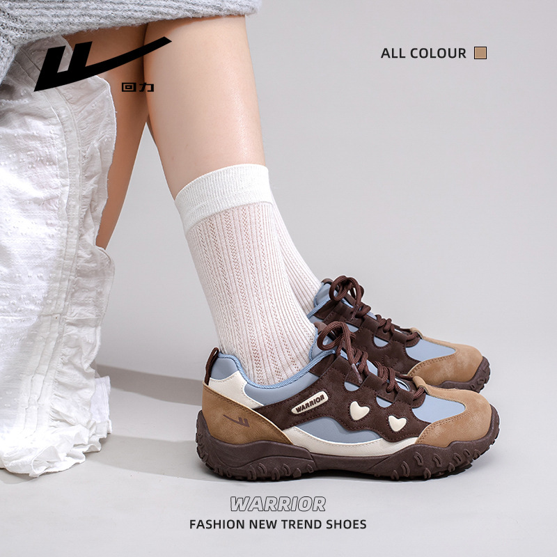 Zapatos casuales retro retro de color de otoño nuevos productos de moda, zapatos de entrenamiento alemán, dulces zapatos de alto valor para estudiantes