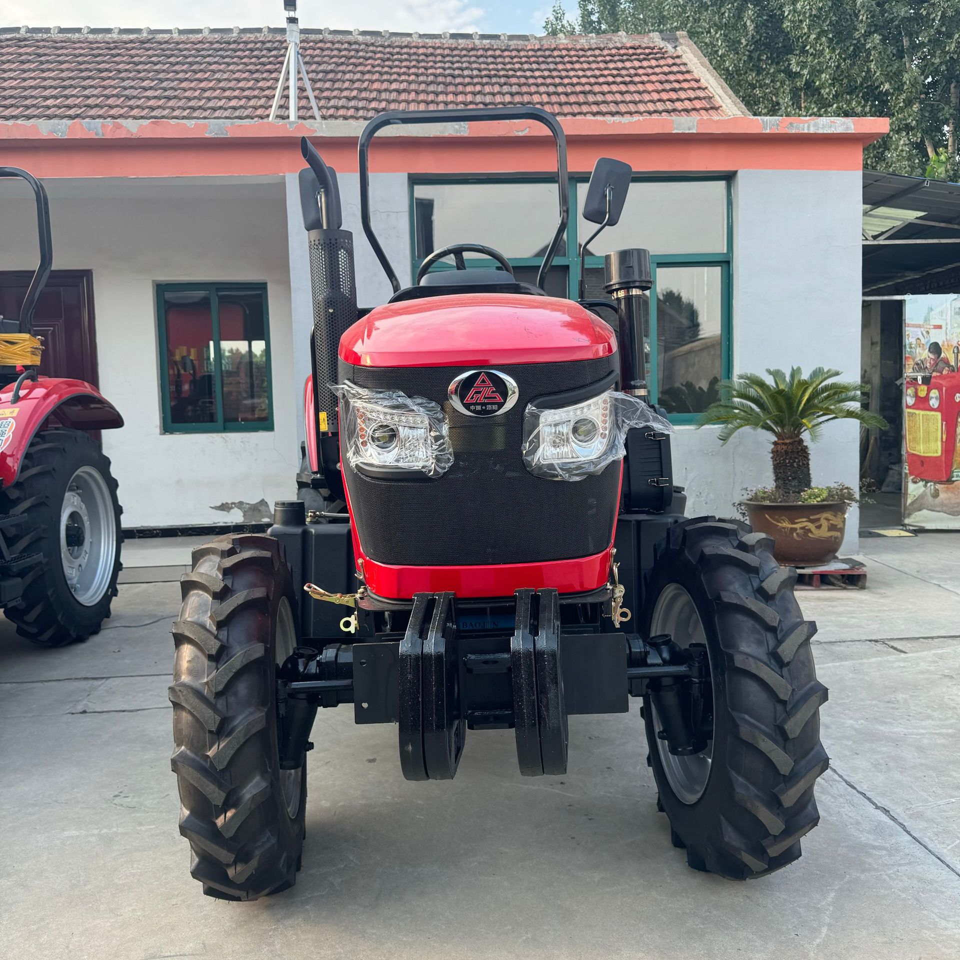 Tractor de ruedas Luoyang 804 Dongfanghong LX2204 Tractor de alta potencia Reabastecimiento Tractor Lovol 1204