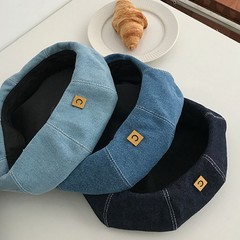 韓国版日本系レトロなデニムのベレー帽の女性春夏の薄いモデルは顔を見せます。