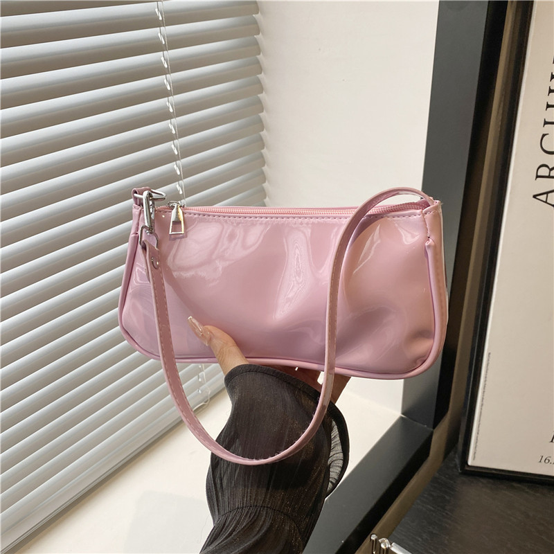 Fashionable Textured Underarm Bag for Women 2026 Summer New Handheld Shoulder Bag Stylish Casual Simple Commuting Bag