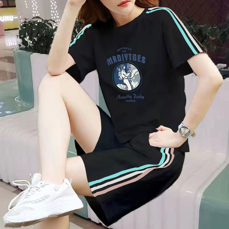 검은 양복 삼색 암벽 등반가