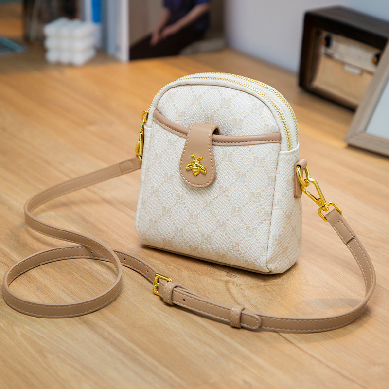 Small square bag, fashionable women's bag, versatile mini crossbody shoulder bag, phone shell bag, mom's INS coin purse Small square bag, fashionable women's bag, versatile mini crossbody shoulder bag, phone shell bag, mom's INS coin purse