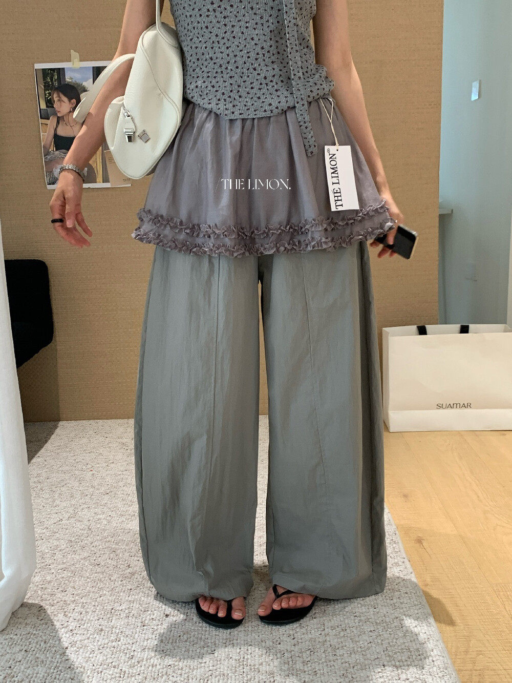 Quần culottes nữ ống rộng cạp cao phong cách Hàn Quốc, thiết kế giả hai lớp viền bèo nhún — màu trắng, màu xám, màu kaki chi tiết 6