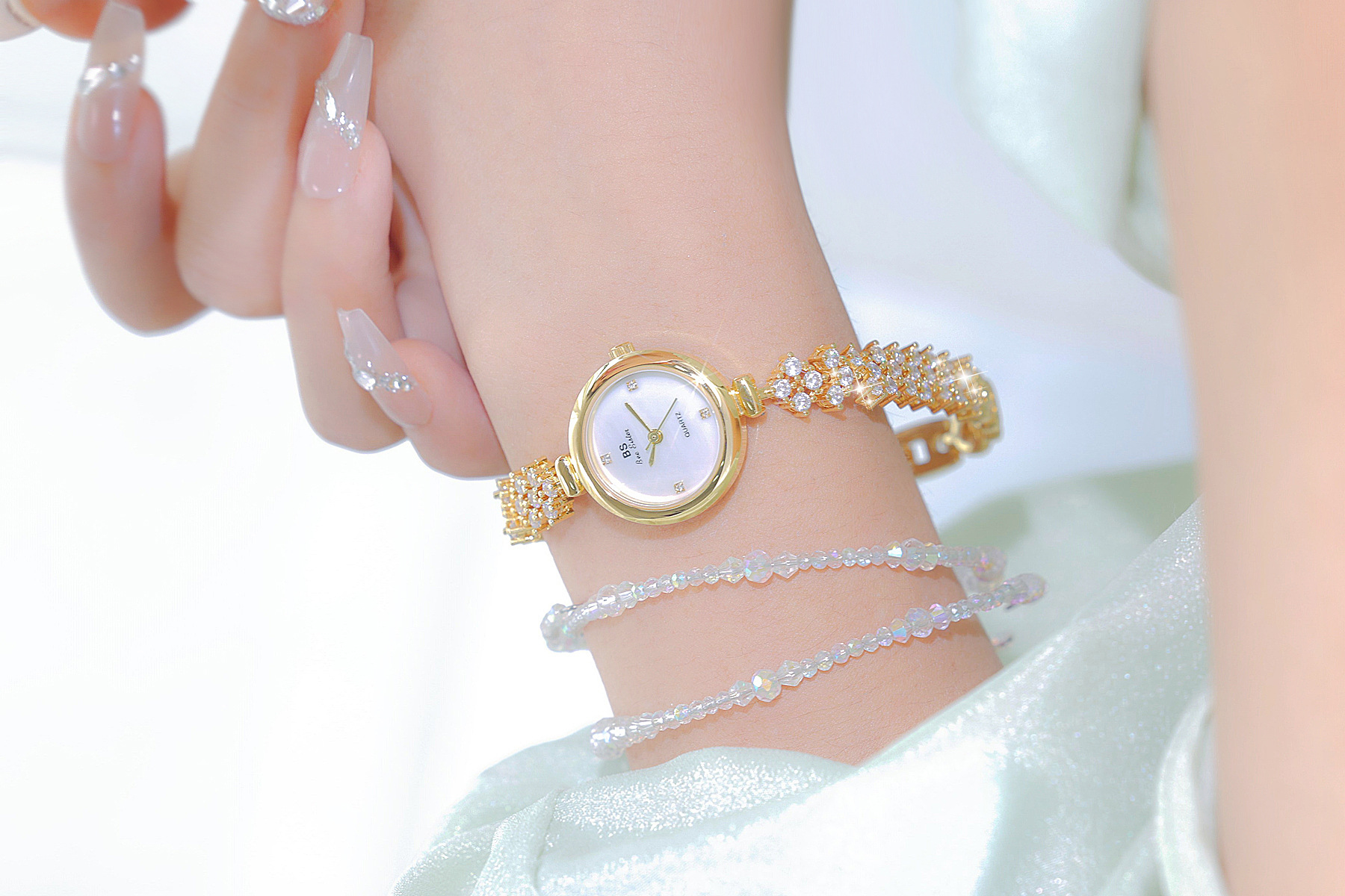 35g Weight Tempered Glass Mirror Material Alloy Strap Material Watch Classification Pointer Display Type Jewelry Buckle Buckle Style Round Dial Shape Holiday, Daily Occasion Quartz Movement Solid Color Pattern All Seasons Season Women's Gender Retro, Classic Style Style Retro Classic Style Solid Color Jewelry Buckle Quartz Watch 11