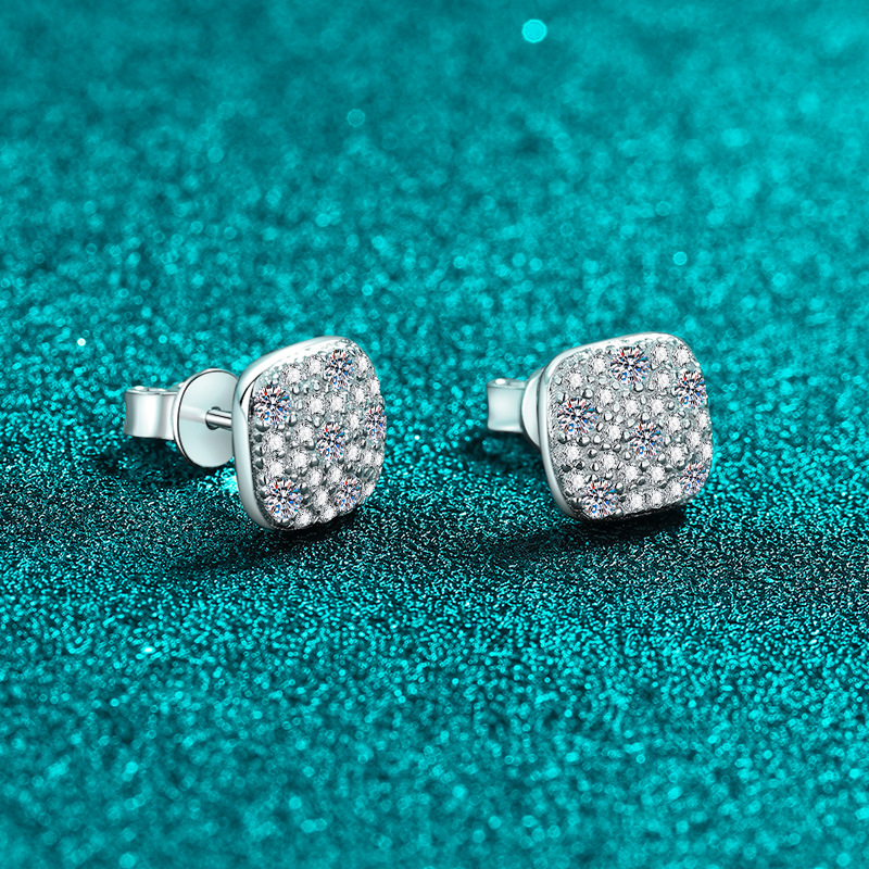 Orecchini a cerchio in argento sterling con moissanite d_voghion.com